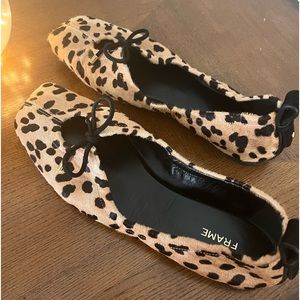 Like new Frame slip ons. Size 38 1/2. Made in Spain, genuine leather.